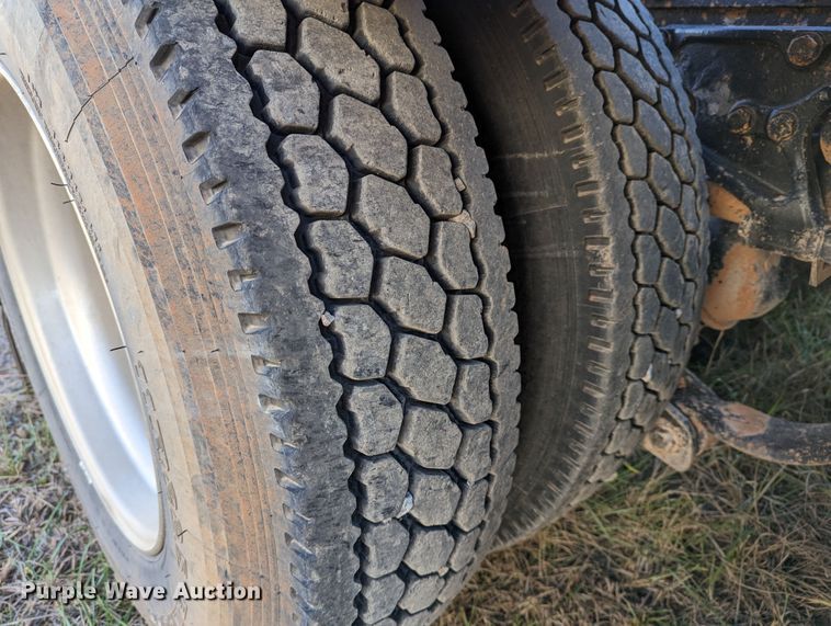 image for item LP9148 2006 Peterbilt 379  semi truck