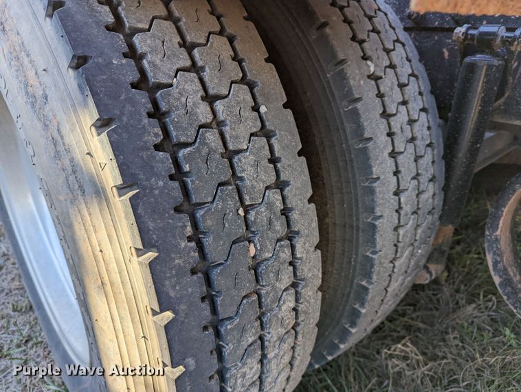 image for item LP9148 2006 Peterbilt 379  semi truck