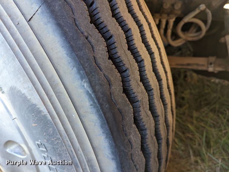 image for item LP9148 2006 Peterbilt 379  semi truck