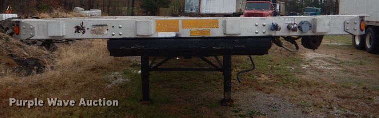 image for item LT9010 1998 Utility FS2CHA  flatbed trailer