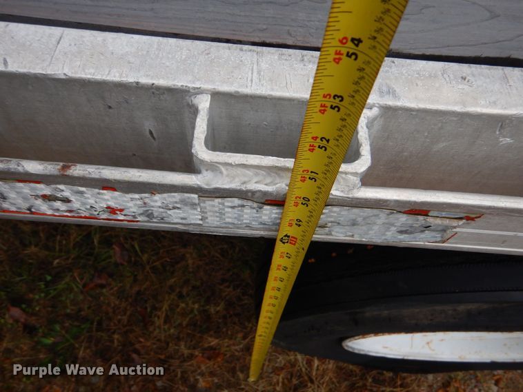 image for item LT9010 1998 Utility FS2CHA  flatbed trailer