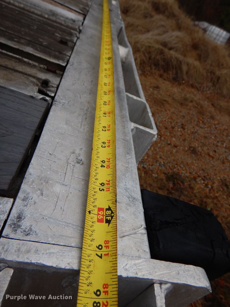 image for item LT9010 1998 Utility FS2CHA  flatbed trailer