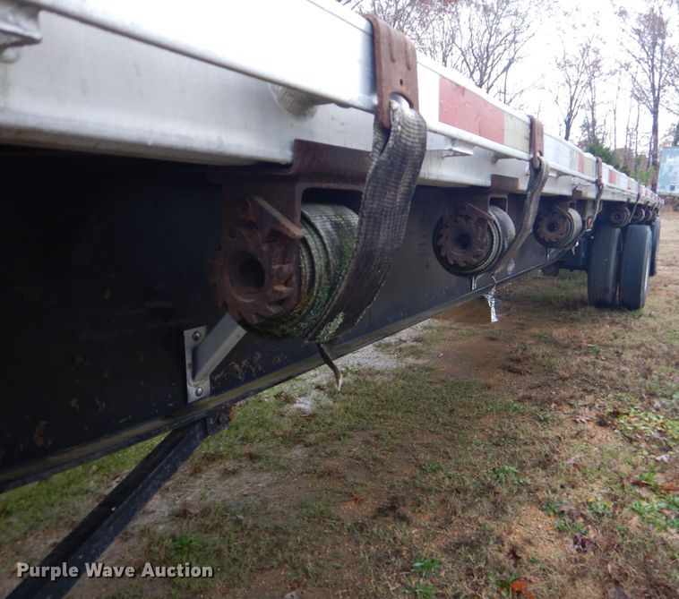 image for item LT9010 1998 Utility FS2CHA  flatbed trailer
