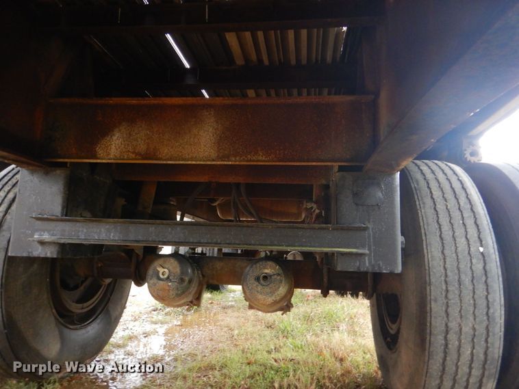 image for item LT9010 1998 Utility FS2CHA  flatbed trailer