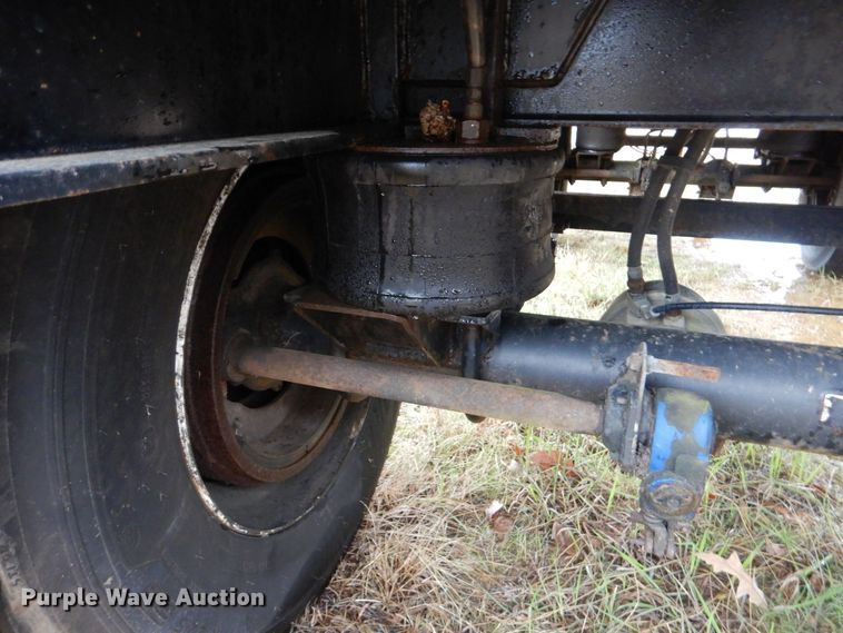 image for item LT9010 1998 Utility FS2CHA  flatbed trailer