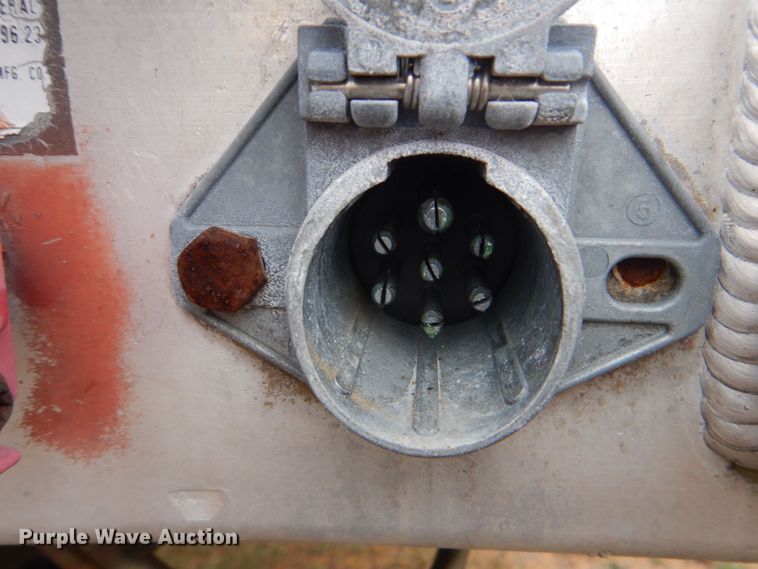 image for item LT9010 1998 Utility FS2CHA  flatbed trailer