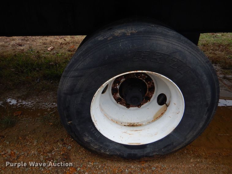 image for item LT9010 1998 Utility FS2CHA  flatbed trailer