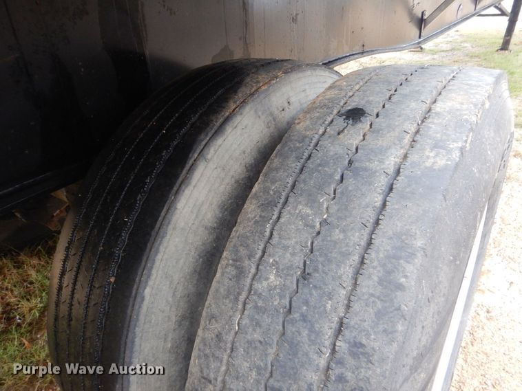 image for item LT9010 1998 Utility FS2CHA  flatbed trailer