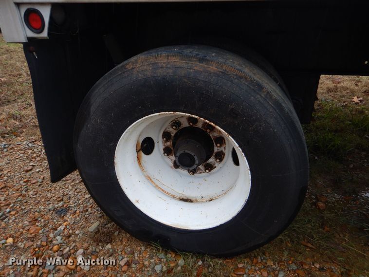 image for item LT9010 1998 Utility FS2CHA  flatbed trailer