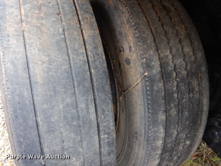 image for item LT9010 1998 Utility FS2CHA  flatbed trailer