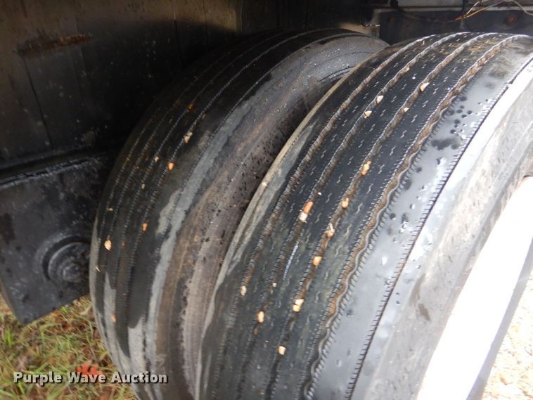 image for item LT9010 1998 Utility FS2CHA  flatbed trailer