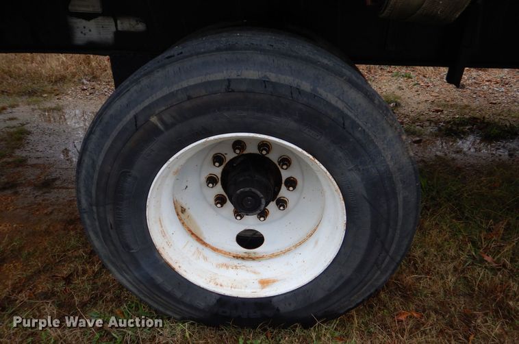 image for item LT9010 1998 Utility FS2CHA  flatbed trailer