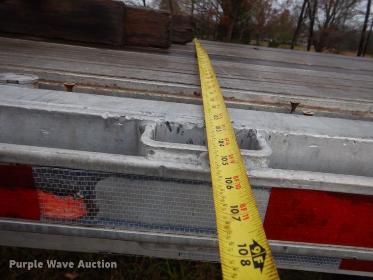 image for item LT9011 1999 Transcraft Eagle  flatbed trailer