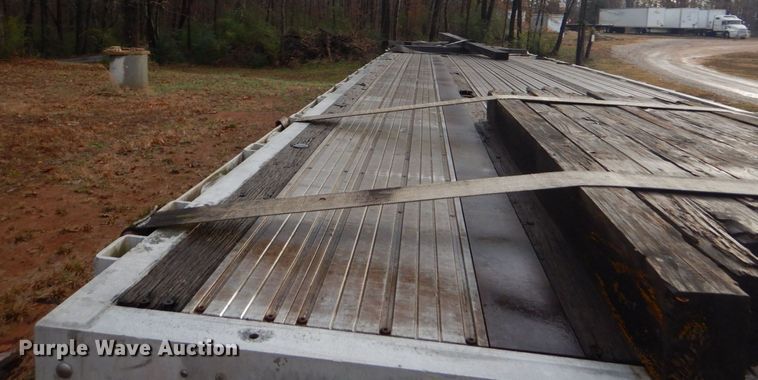 image for item LT9011 1999 Transcraft Eagle  flatbed trailer