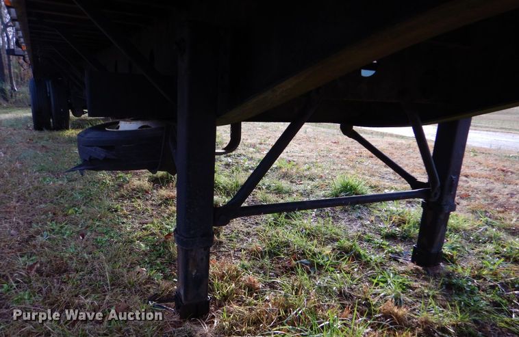 image for item LT9011 1999 Transcraft Eagle  flatbed trailer