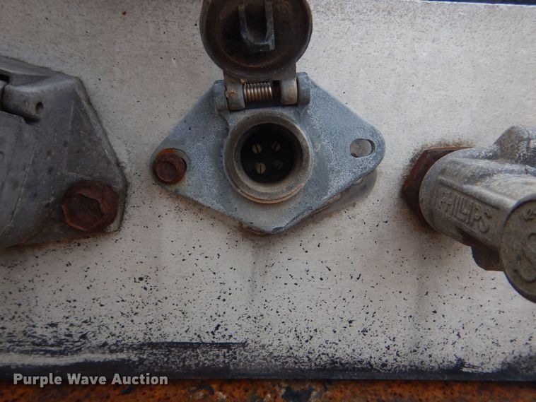 image for item LT9011 1999 Transcraft Eagle  flatbed trailer