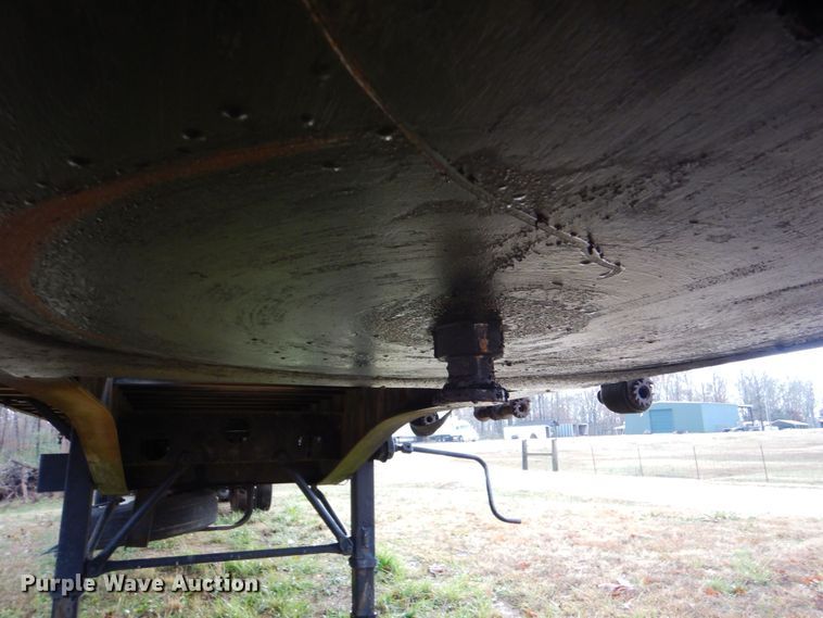 image for item LT9011 1999 Transcraft Eagle  flatbed trailer