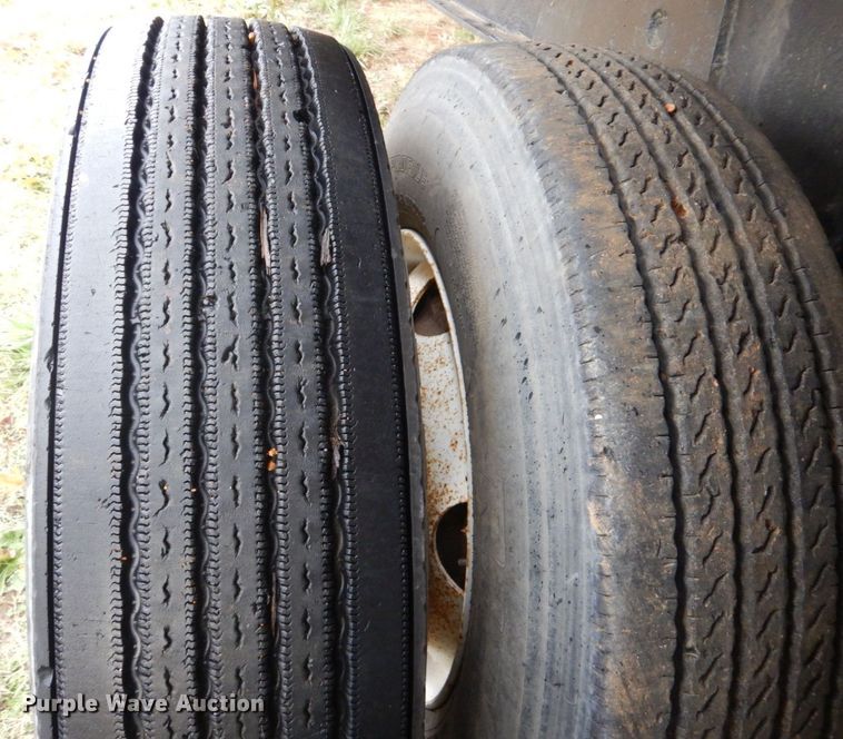 image for item LT9011 1999 Transcraft Eagle  flatbed trailer