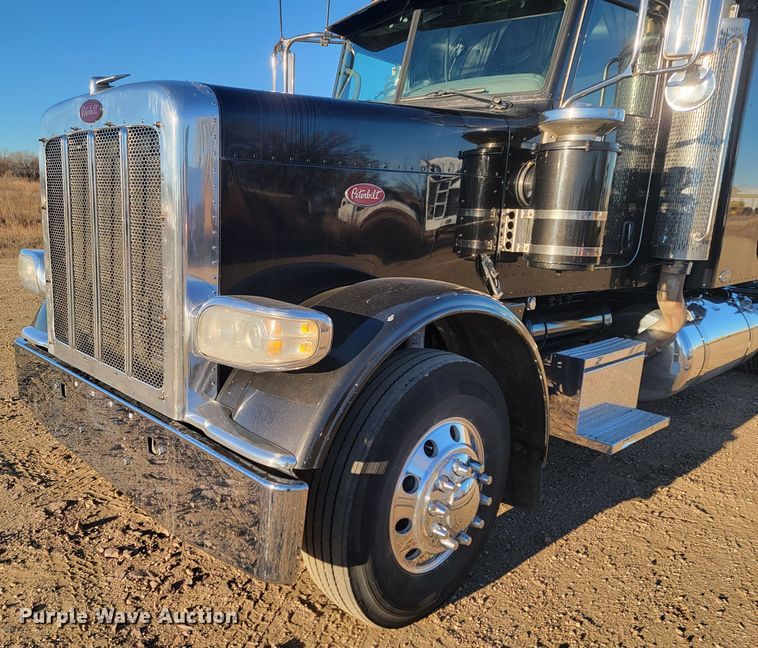 image for item ME9559 2008 Peterbilt 388 semi truck