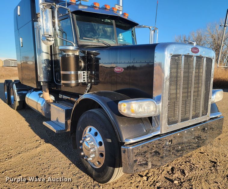 image for item ME9559 2008 Peterbilt 388 semi truck
