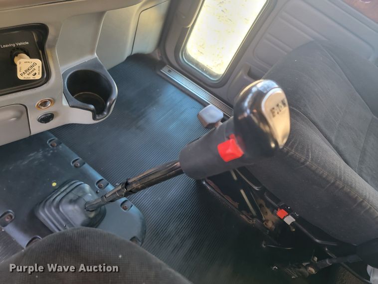 image for item ME9559 2008 Peterbilt 388 semi truck