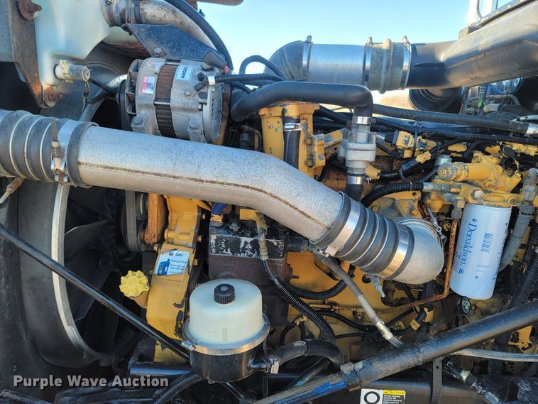 image for item ME9559 2008 Peterbilt 388 semi truck