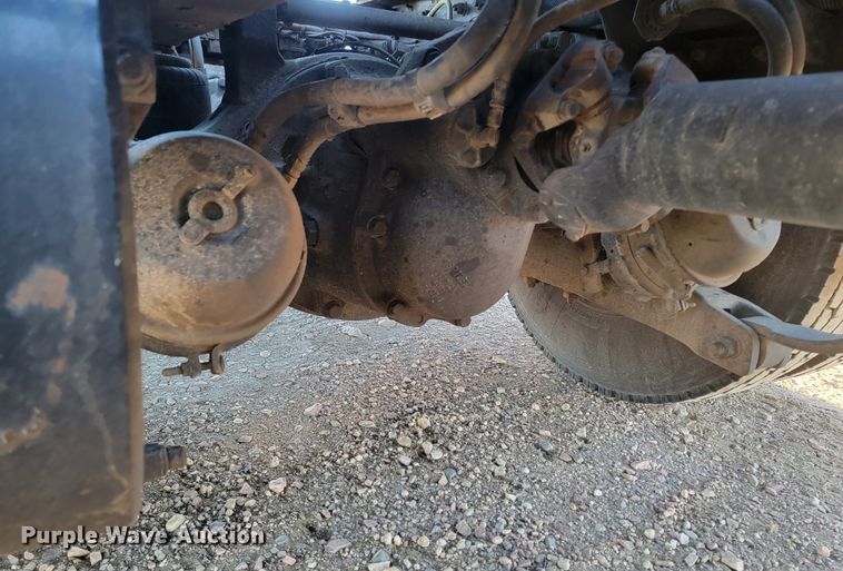 image for item ME9559 2008 Peterbilt 388 semi truck