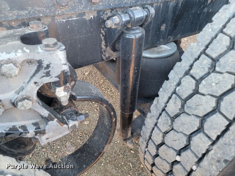 image for item ME9559 2008 Peterbilt 388 semi truck