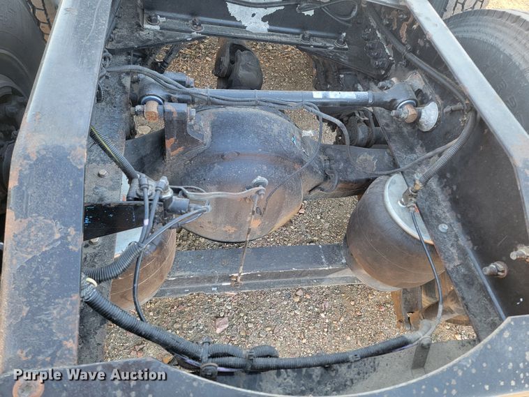 image for item ME9559 2008 Peterbilt 388 semi truck