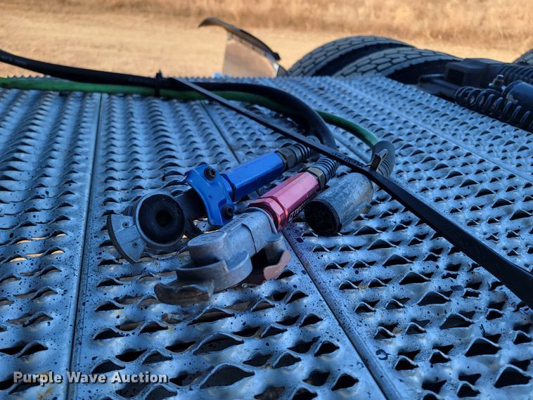 image for item ME9559 2008 Peterbilt 388 semi truck