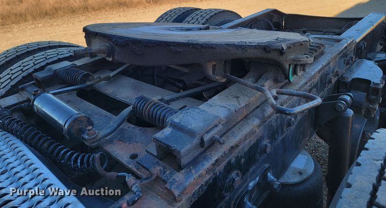 image for item ME9559 2008 Peterbilt 388 semi truck