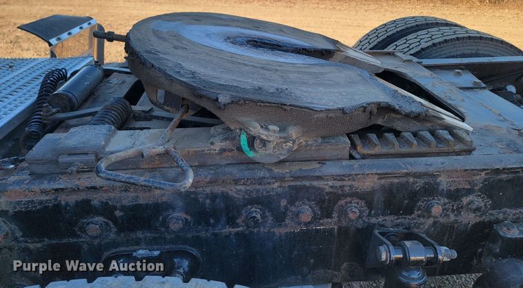 image for item ME9559 2008 Peterbilt 388 semi truck