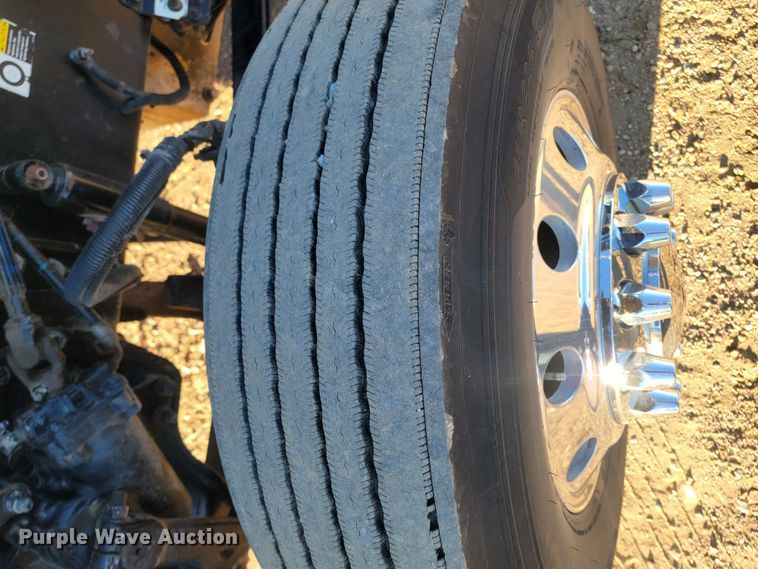 image for item ME9559 2008 Peterbilt 388 semi truck