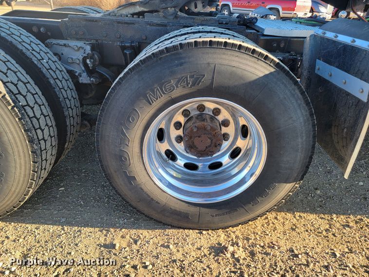 image for item ME9559 2008 Peterbilt 388 semi truck