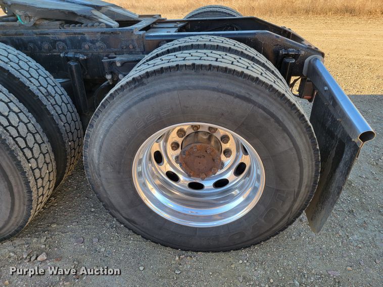 image for item ME9559 2008 Peterbilt 388 semi truck