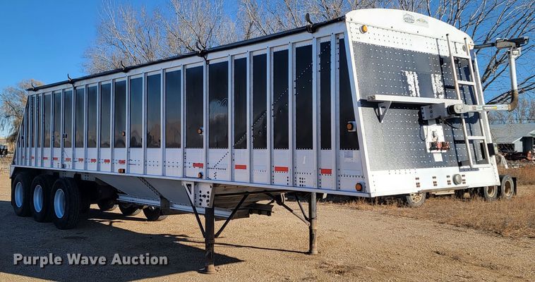 image for item ME9560 2008 Cornhusker grain trailer