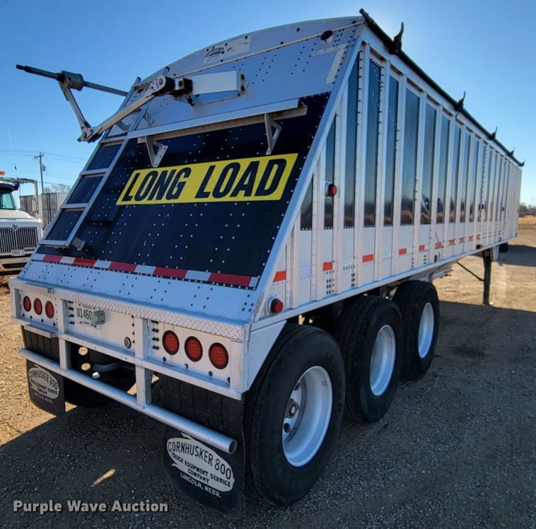 image for item ME9560 2008 Cornhusker grain trailer