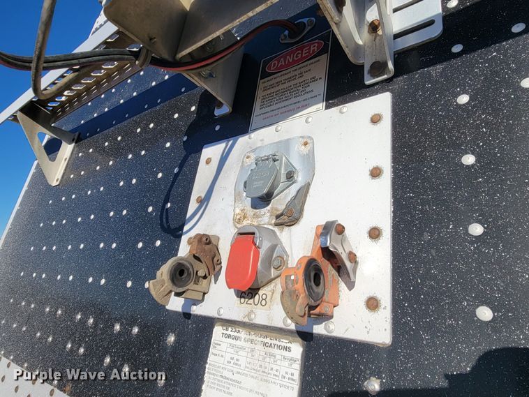 image for item ME9560 2008 Cornhusker grain trailer