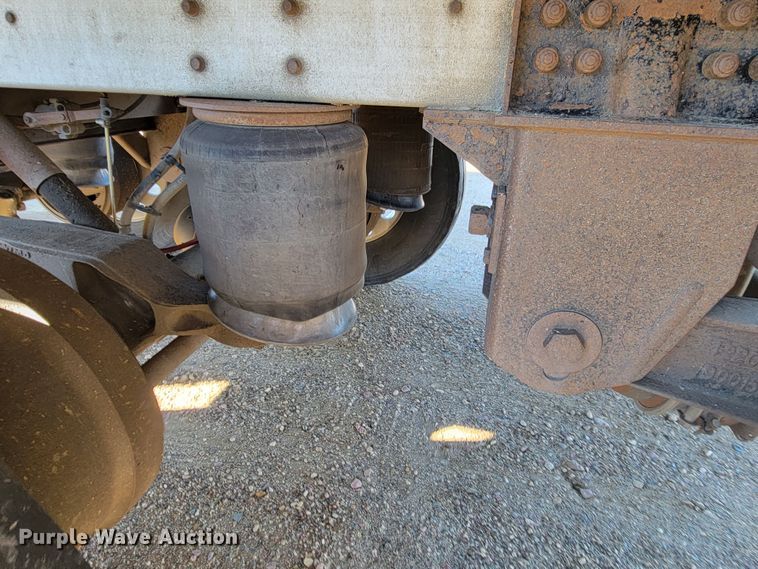 image for item ME9560 2008 Cornhusker grain trailer