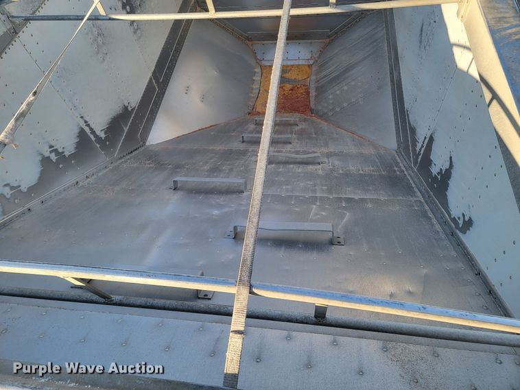 image for item ME9560 2008 Cornhusker grain trailer