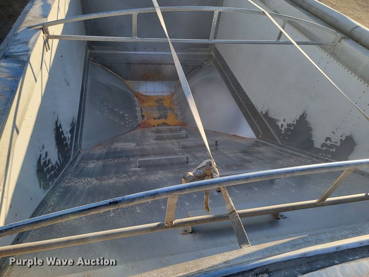 image for item ME9560 2008 Cornhusker grain trailer