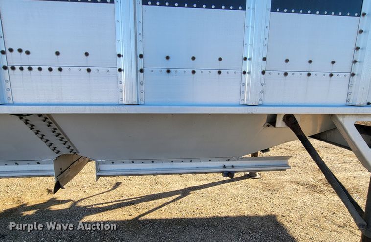 image for item ME9560 2008 Cornhusker grain trailer