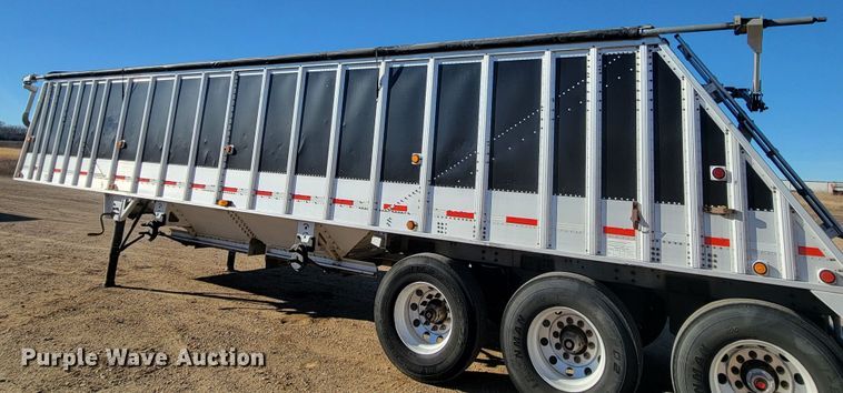 image for item ME9560 2008 Cornhusker grain trailer