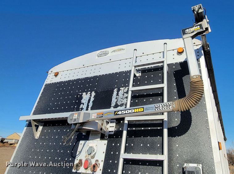 image for item ME9560 2008 Cornhusker grain trailer