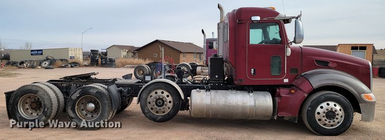 image for item ME9624 2011 Peterbilt 386 semi truck