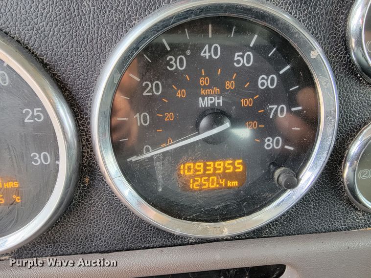 image for item ME9624 2011 Peterbilt 386 semi truck