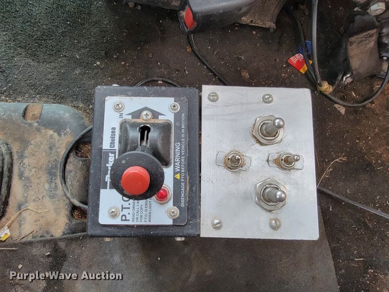 image for item ME9624 2011 Peterbilt 386 semi truck