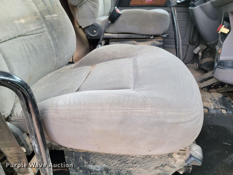 image for item ME9624 2011 Peterbilt 386 semi truck