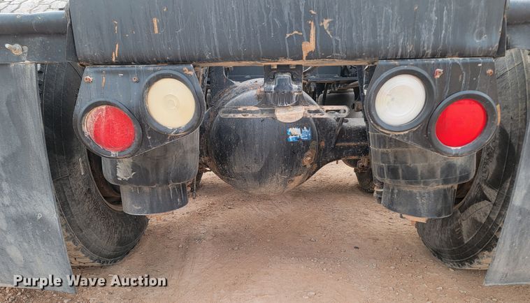 image for item ME9624 2011 Peterbilt 386 semi truck