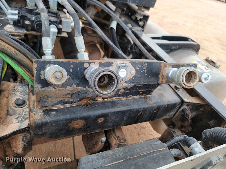 image for item ME9624 2011 Peterbilt 386 semi truck